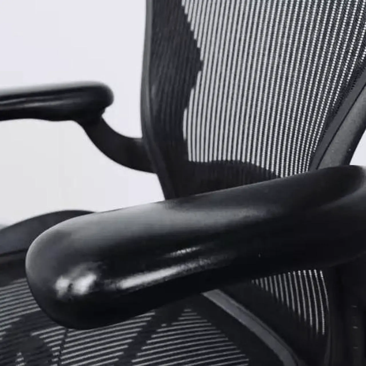 Alt view image 6 of 7 - Herman Miller Aeron Office Chair with Fixed Armrests with Lifetime Warranty