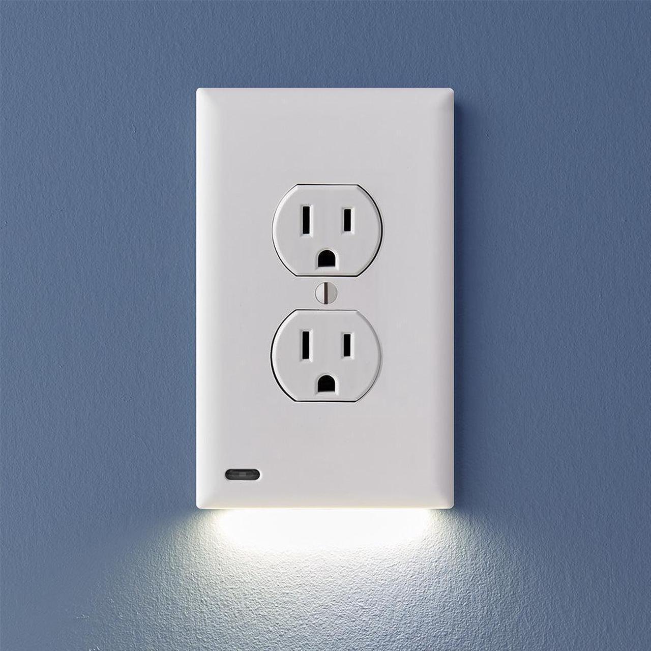Main image of SnapPower GuideLight 2 Outlet Cover - Replaces Plug-In Night Light - Electrical Receptacle Wall Plate With LED Night Lights - Auto On/Off Sensor - (Duplex, White)