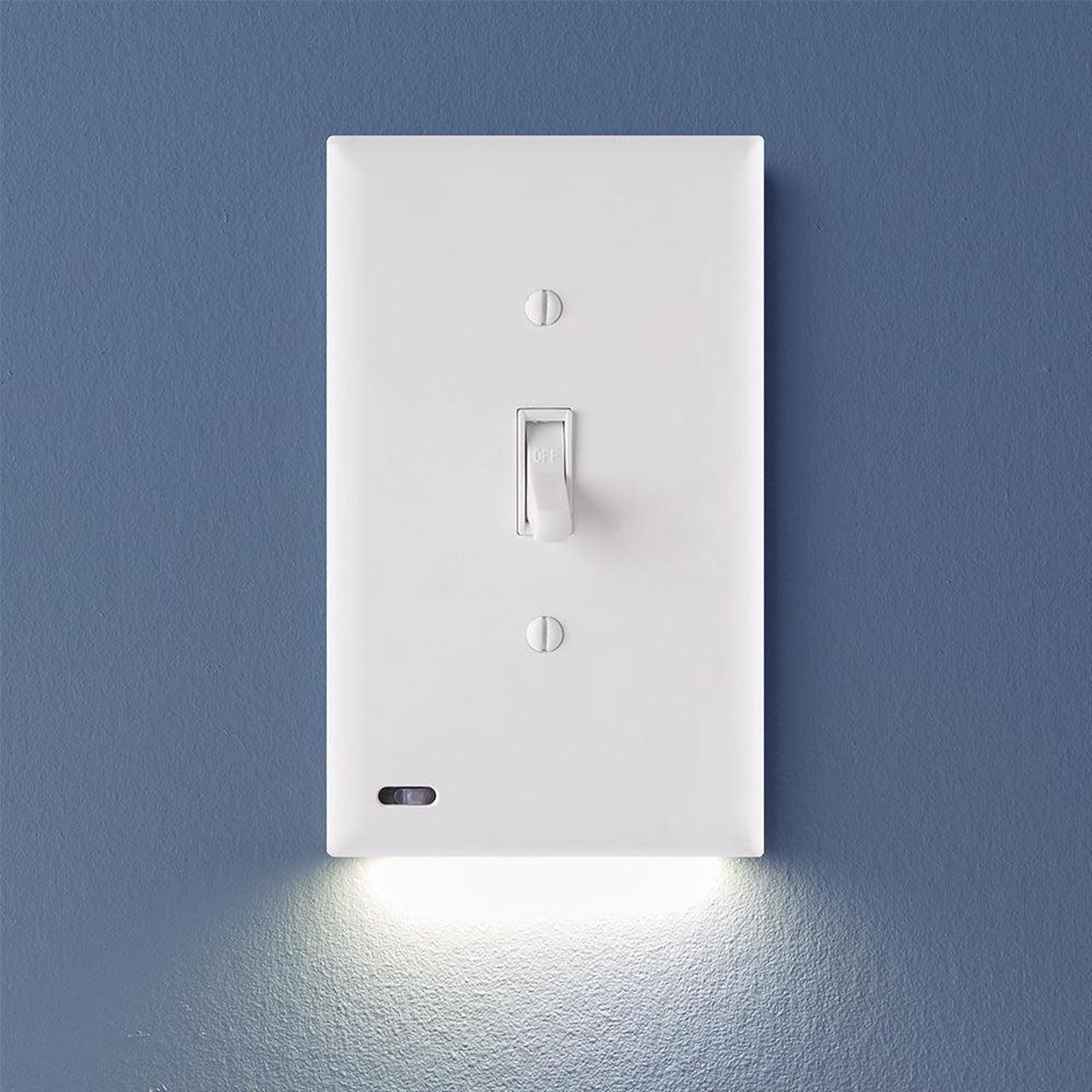 Main image of SnapPower SwitchLight Cover- LED Night Light - for 3-Way Light Switches - Light Switch Plate with LED Night Lights - Adjust Brightness - Auto On/Off Sensor - (Toggle, White)