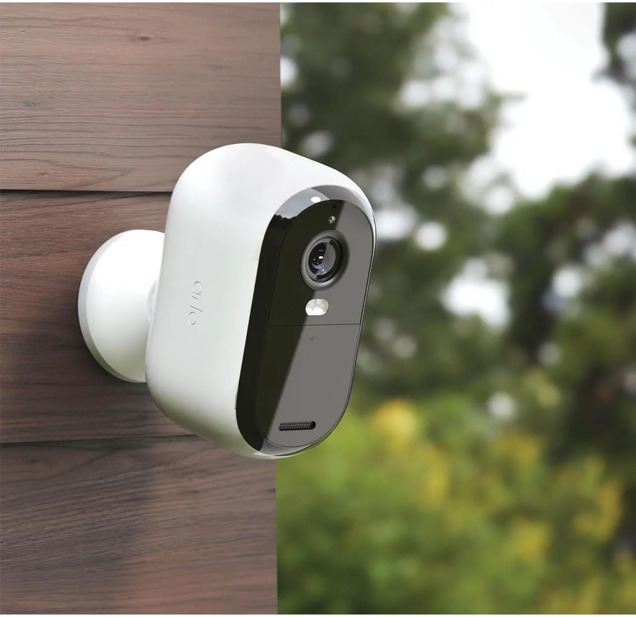 Alt view image 2 of 5 - Arlo Essential Security Wireless 2K Camera & Spotlight, Audio, Night Vis, Motion Det, White, 2-pack - Certified Refurbished - Grade A