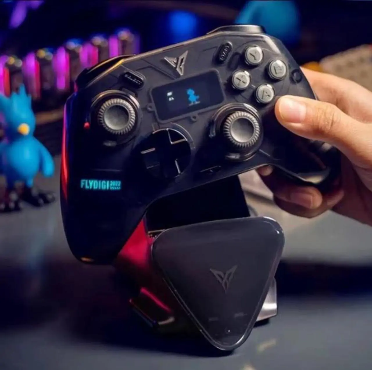 Alt view image 3 of 3 - Flydigi Controller Charging Dock For Vader 4 Pro Apex 4/Vader 3 Pro/Vader 3/Apex 3 Charging Dock Cradle Magnetic Charging Base