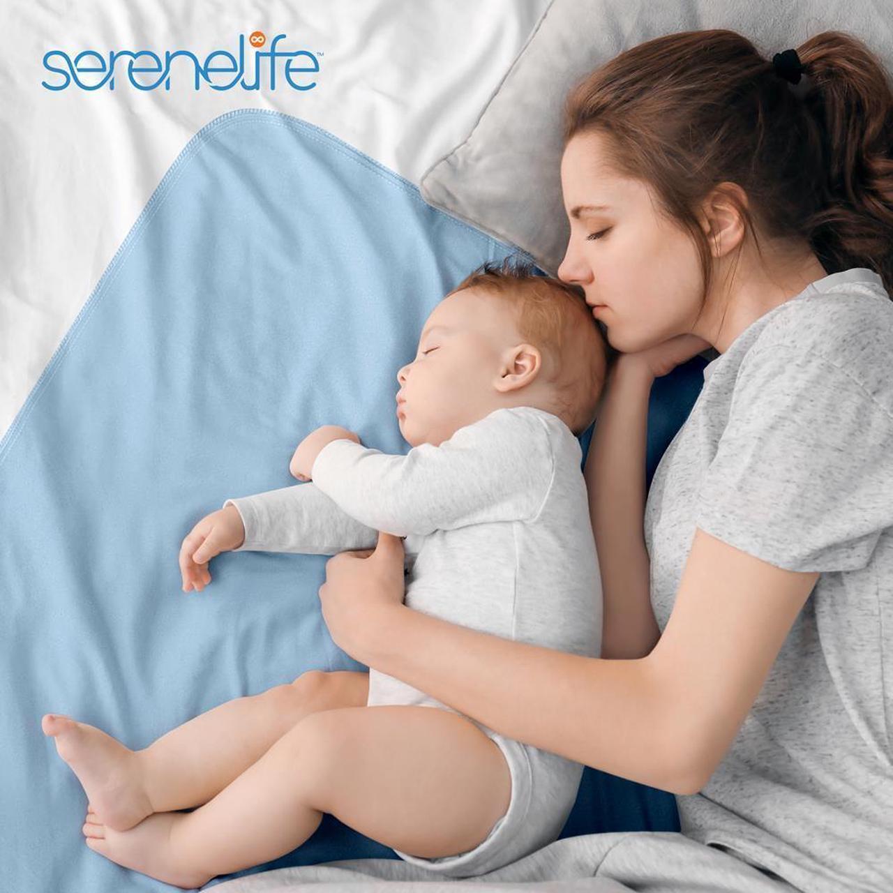 Alt view image 3 of 7 - SereneLife Reusable Underpads - Incontinence Pads, Super Absorbent Protection for Pets, Kids, and Adults, Bed Covers, Puppy Training (Matte Blue)