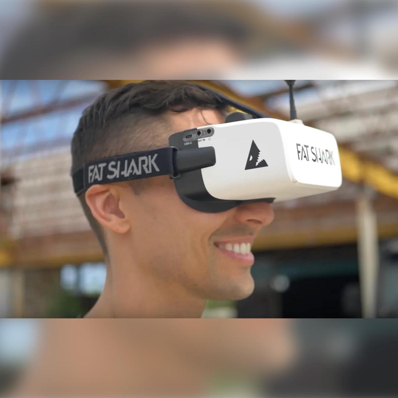 Alt view image 5 of 5 - SPEEDY BEE FatShark Scout FPV Goggles with 4inch FPV Monitor Display Screen, 5.8G 40CH DVR Monitor for Analog FPV Camera and Transmitter FPV Drone RC Hobby