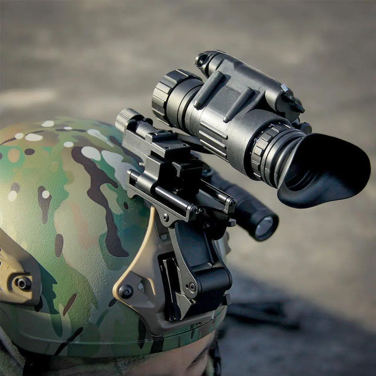 Main image of Gadpiparty WUJITAIJI PVS 14 Night Vision Scope Night Vision monocular IR Digital Night Vision Goggles Helmet Nightvision Scopes nvg Mount Night Vision Device Telescope Outdoor 2X 200-300M (B)