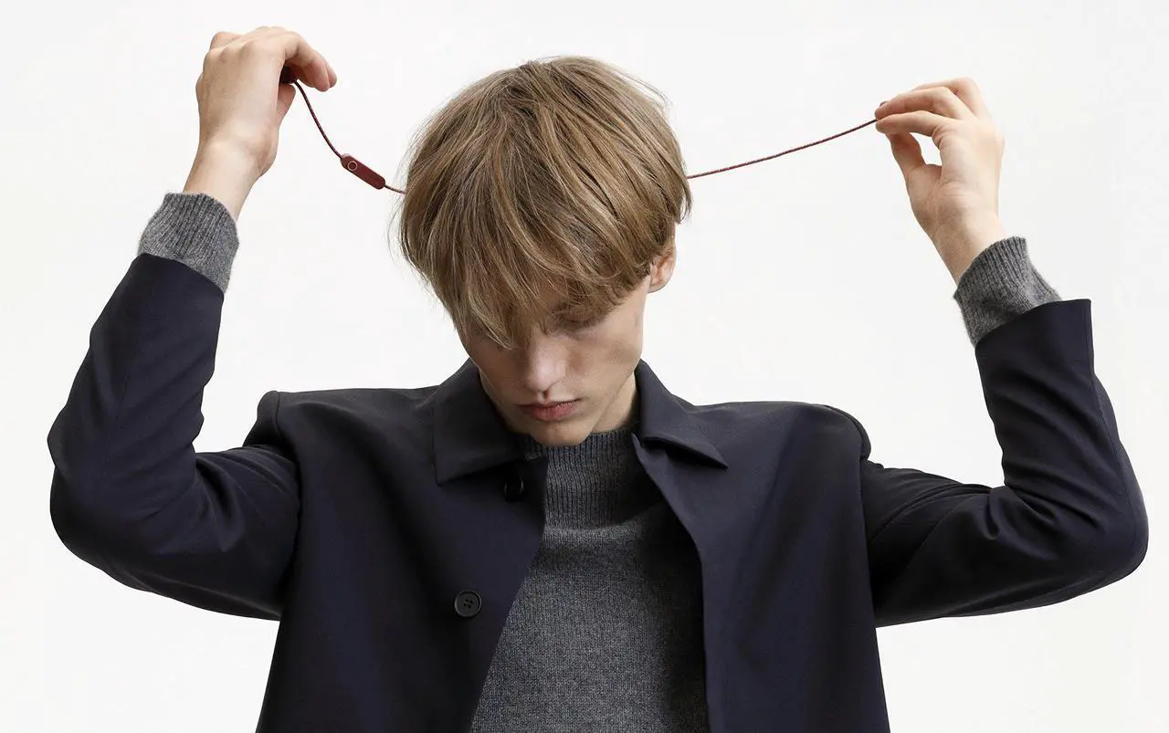Alt view image 3 of 5 - Urbanears Jakan Bluetooth Wireless in-Ear Earbud Headphones, Mulberry Red (04092178)