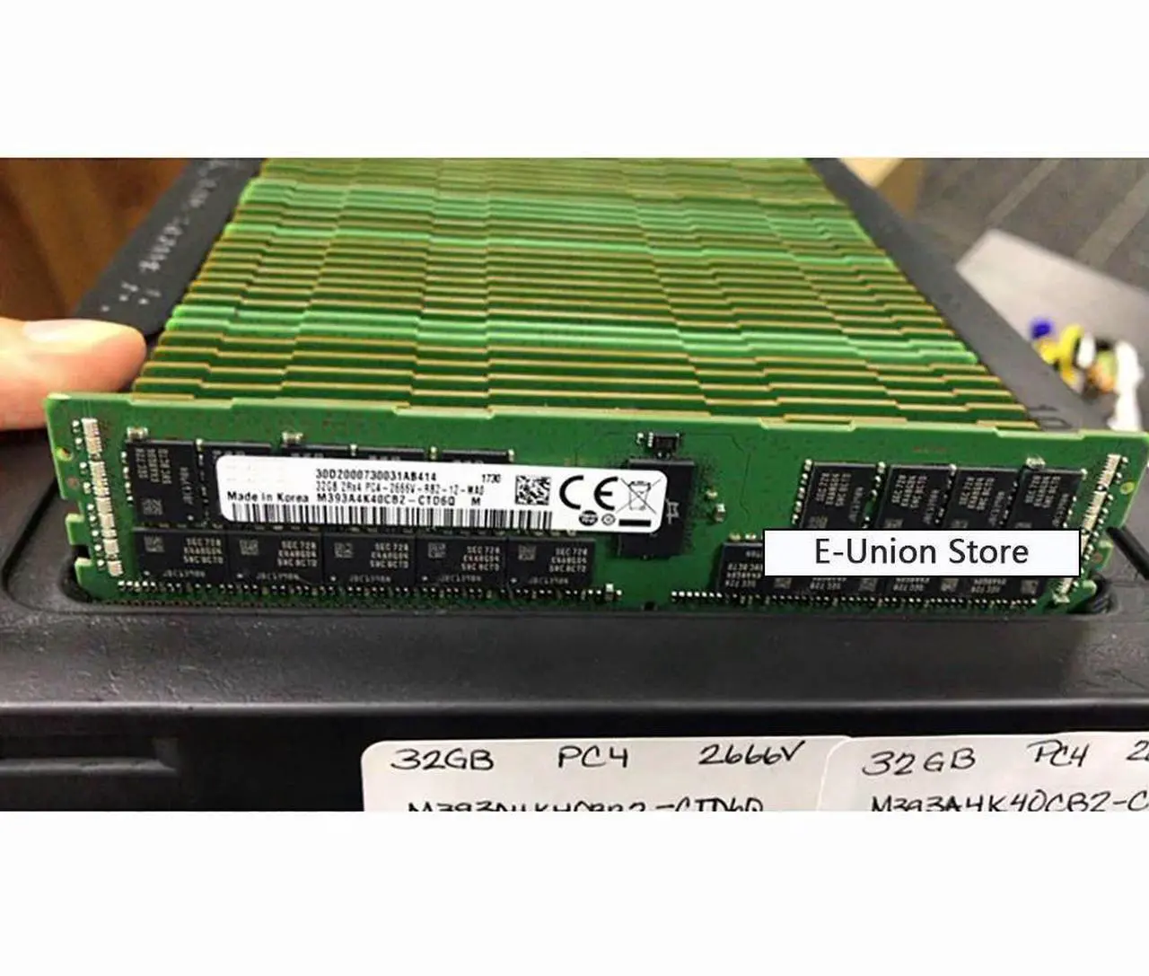 Alt view image 3 of 3 - M393A4K40CB2-CTD6Q RAM For 32GB DDR4 2666MHz REG 2RX4 PC4-2666V-RB2 Server Memory