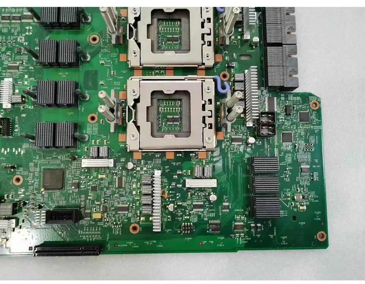 Alt view image 2 of 3 - For X3850 X5 7143 88Y5351 88Y5888 47C2444 69Y1811 CPU Server Motherboard