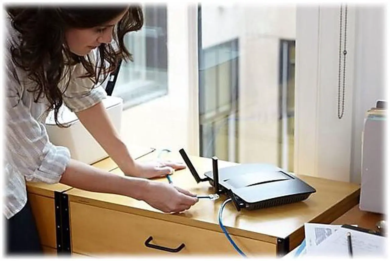 Alt view image 4 of 10 - Linksys Max-Stream AC1900 MU-MIMO Gigabit Dual-Band Wi-Fi Router, EA7450