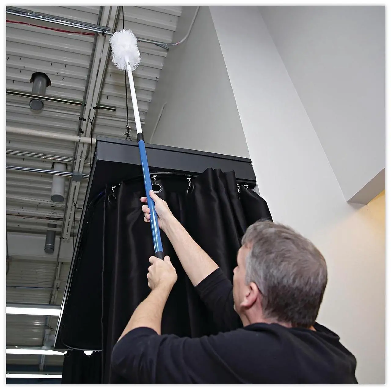 Alt view image 16 of 16 - Boardwalk MicroFeather Duster Telescopic Handle 36" to 60" Blue 638