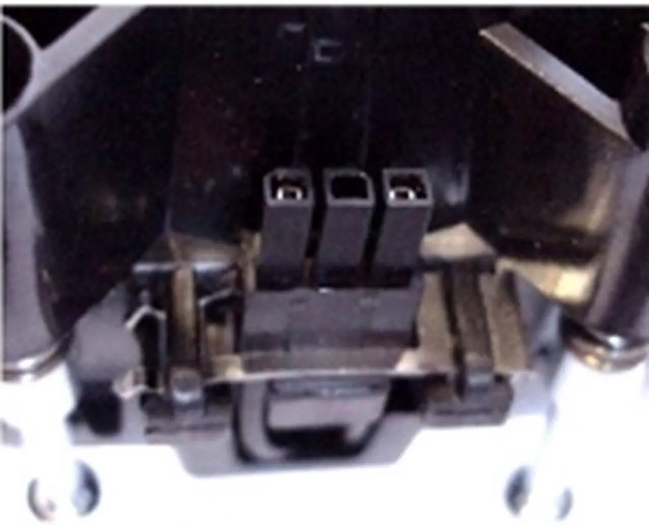 Alt view image 3 of 4 - Digital Projection iVision 20-WUXGA-XC  OEM Replacement Projector Lamp . Includes New Philips UHP 220W Bulb and Housing