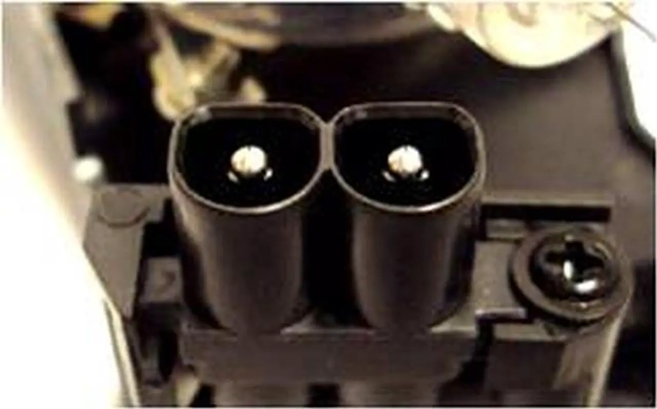Alt view image 3 of 3 - Panasonic PT-AE900E  OEM Replacement Projector Lamp . Includes New Philips UHM 130W Bulb and Housing