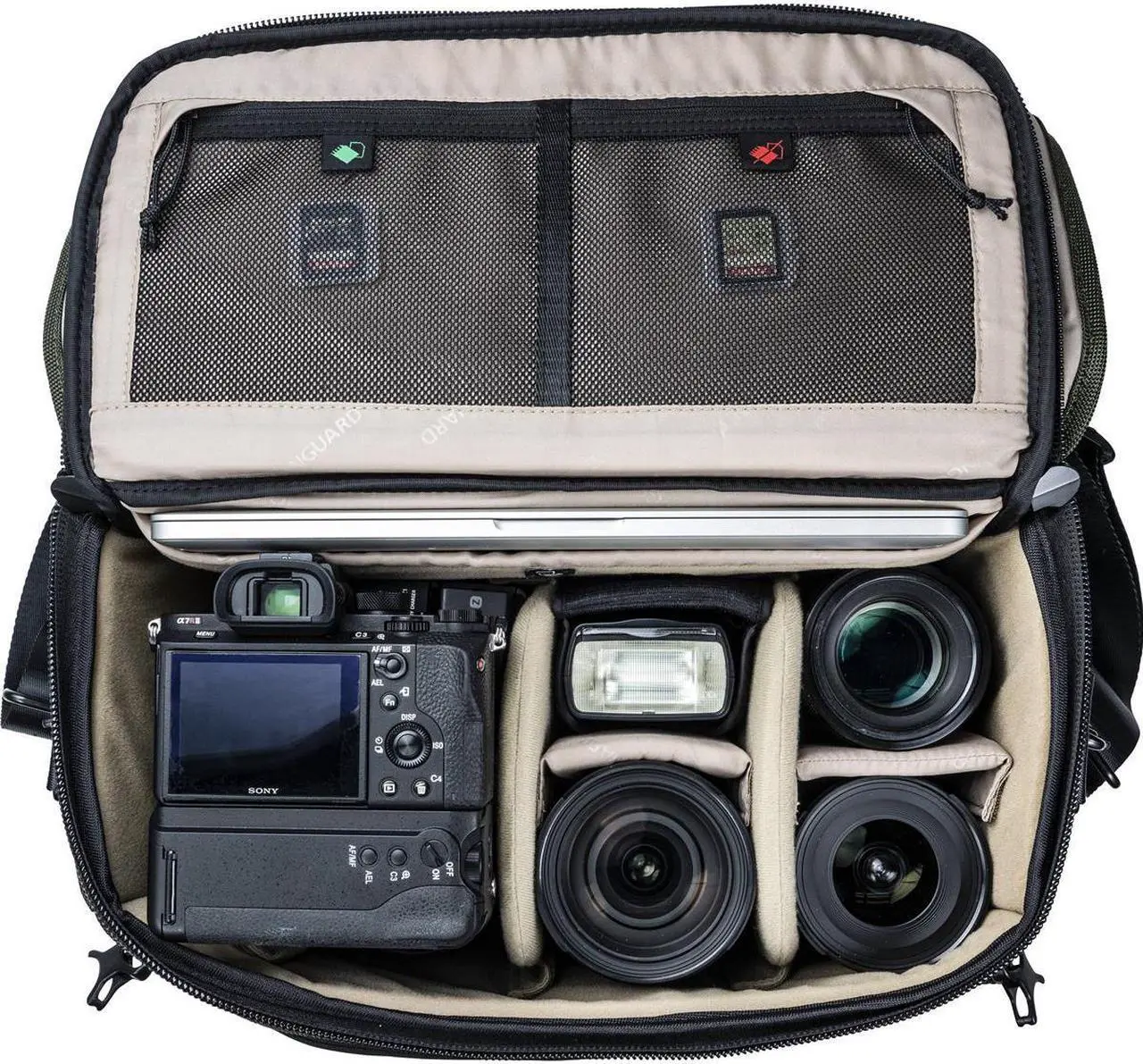 Alt view image 4 of 7 - Vanguard VEO SELECT 36S Large Shoulder Bag, Green #VEO SELECT 36S GR