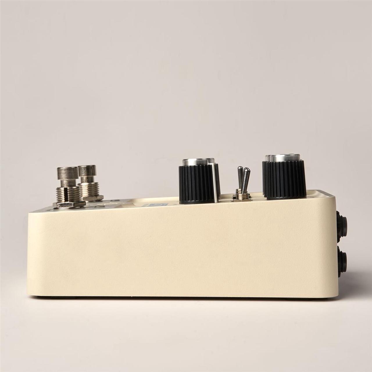 Alt view image 12 of 13 - Universal Audio UAFX Astra Modulation Machine Pedal