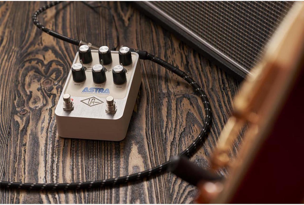 Alt view image 13 of 13 - Universal Audio UAFX Astra Modulation Machine Pedal