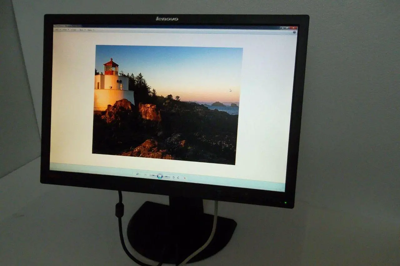 Alt view image 3 of 6 - Lenovo L2240pwD Widescreen 22" LCD Monitor VGA DVI-D 1680x1050 4422-HB6 45J7651