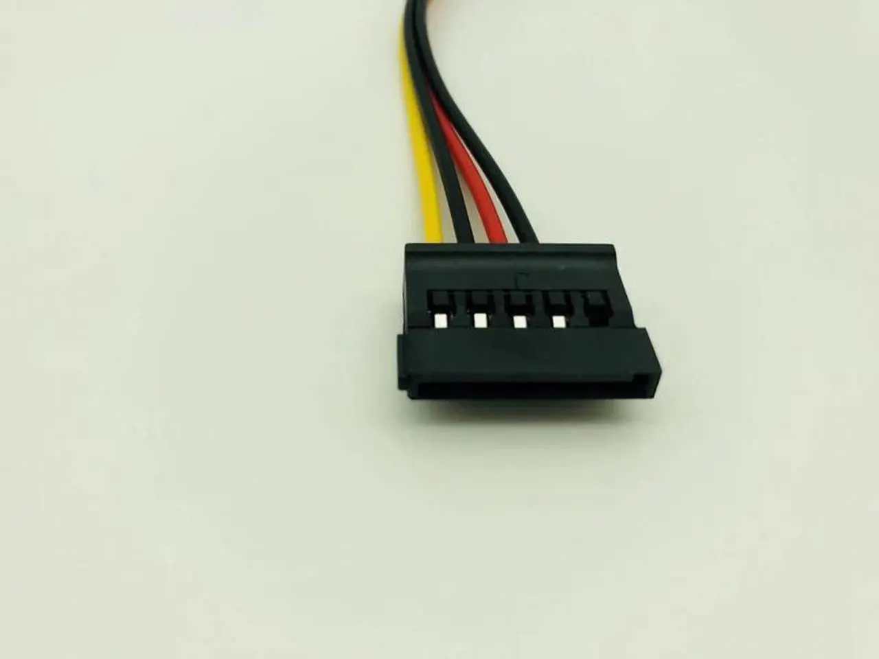 Alt view image 6 of 6 - IDE to Serial ATA SATA HDD Hard Drive Power Adapter Cable SATA Power Cable Cord 15Pin SATA to 4Pin IDE Power for BTC Mining