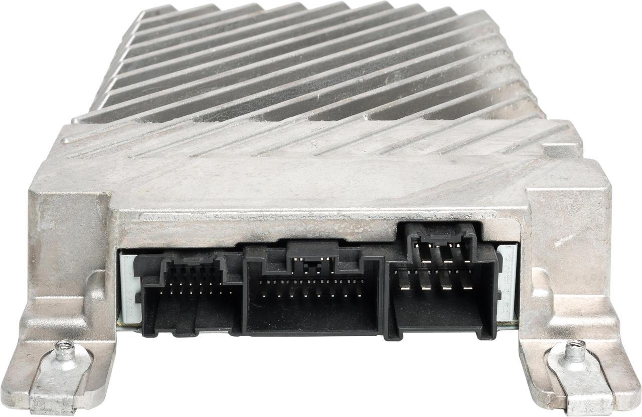 Alt view image 2 of 4 - Single OEM Original 2010-2017 Chevrolet Equinox Terrain Amplifier 22855805