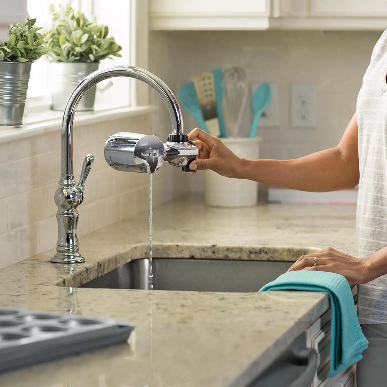 Alt view image 10 of 13 - PUR PFM400H Advanced Chrome Horizontal Water Filtration Faucet Mount with 1 Mineral Clear Filter,100 gal