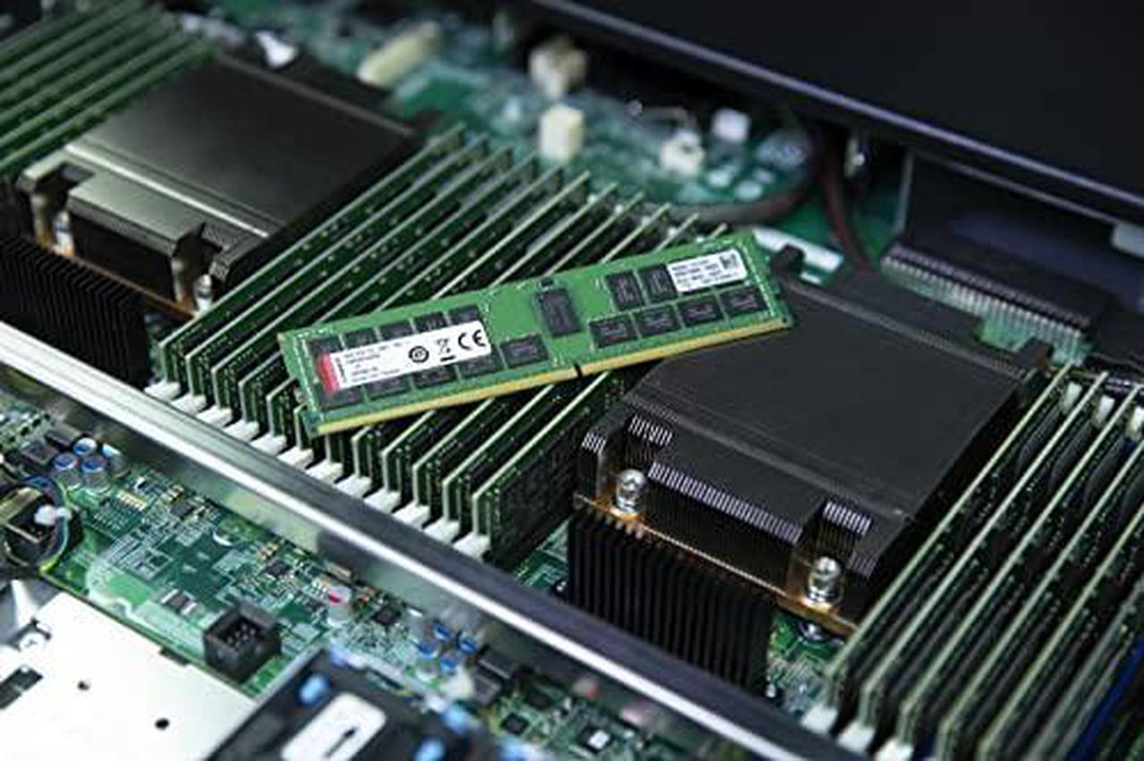 Alt view image 3 of 6 - Kingston Server Premier 16GB 3200MT/s DDR4 ECC Reg CL22 DIMM 1Rx8 Server Memory Hynix C Rambus - KSM32RS8/16HCR