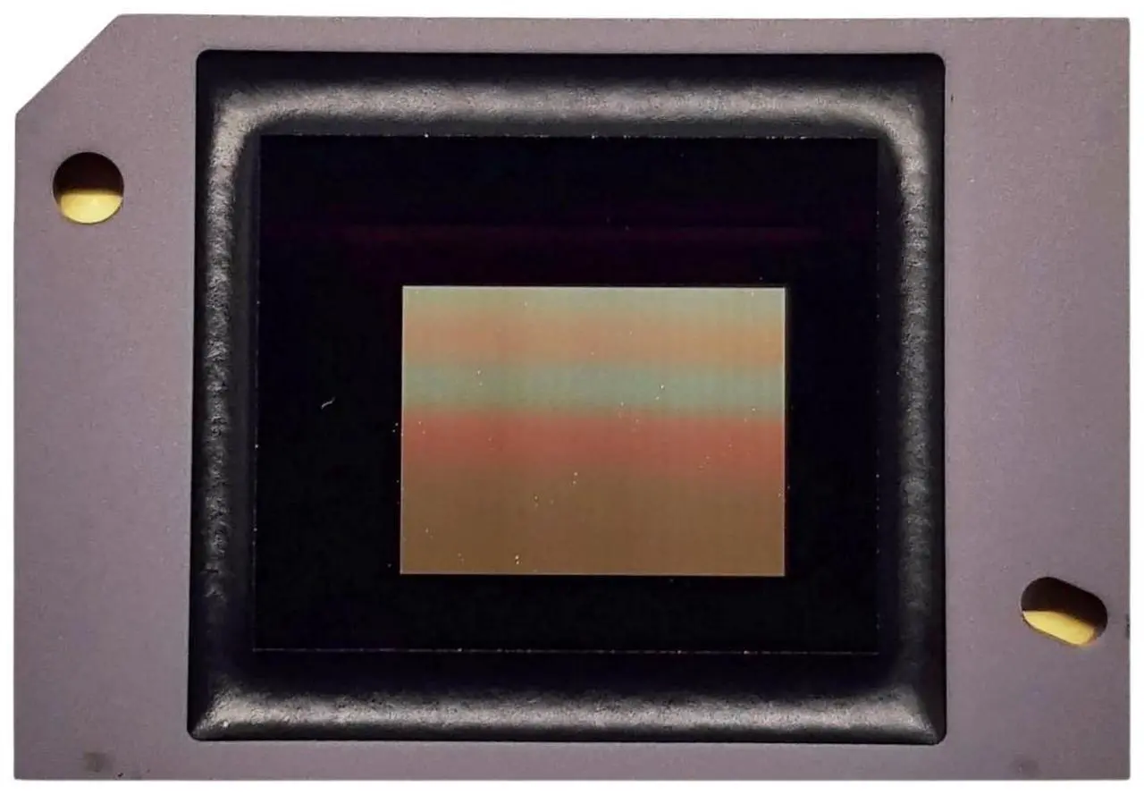 Alt view image 4 of 5 - New 8060-6038B DMD Chip for DLP Projectors