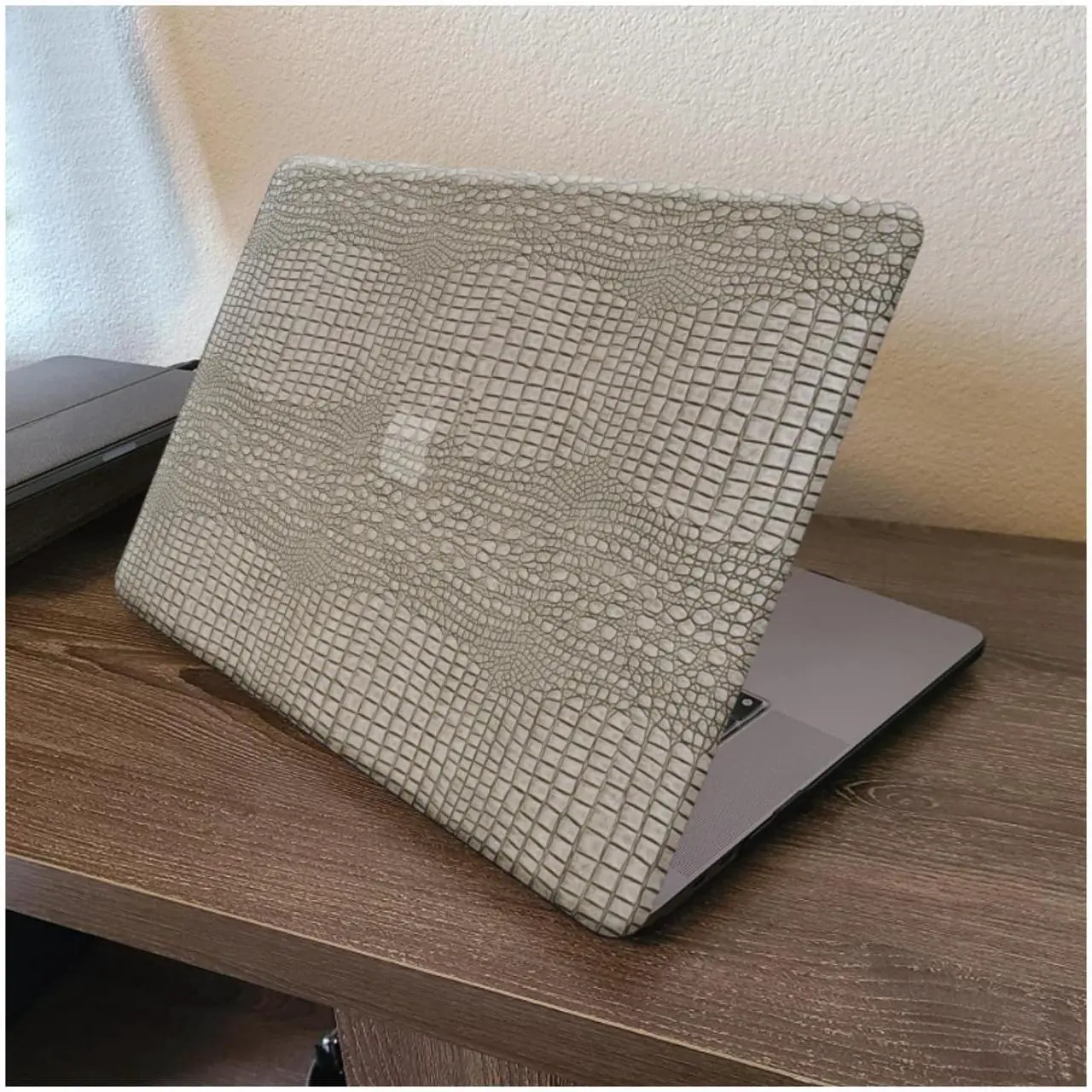 Main image of DTangLsm for Crocodile MacBook Pro 16 inch Case 2025 2024-2021 M4 M3 M2 M1 A3403 A3186 A2991 A2780 A2485 Pro Max, Alligator Snake Skin Leather Hard Shell Case&Keyboard Cover for MacBook Pro M4,Silver
