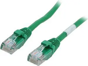 C2G 15213 Cat5e Cable - Snagless Unshielded Ethernet Network Patch Cable, Green (25 Feet, 7.62 Meters)