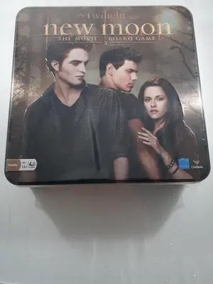 Twilight New Moon The Movie Board Game In A Tin Case