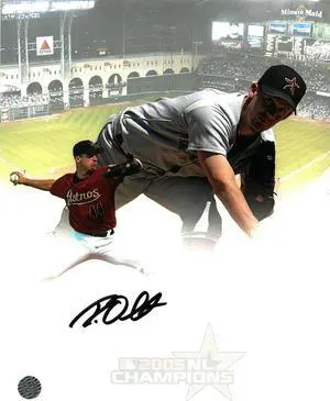 Roy Oswalt signed Houston Astros 8x10 Photo- AWM Hologram (2005 NL Champions)