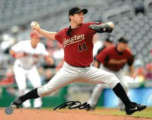 Roy Oswalt signed Houston Astros 8x10 Photo- AWM Hologram (horizontal)