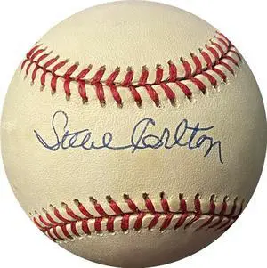 Steve Carlton signed ROAL Rawlings Official American League Baseball minor tone spots- Beckett Review (White Sox/Indians/Twins)