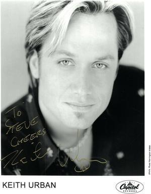 Keith Urban signed Capitol Records Vintage B&W 8x10 Photo with Cheers, To Steve – COA
