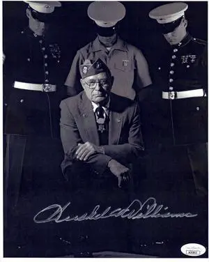 Hershel W. Williams signed WWII Vintage B&W 8.5x11 Photo- JSA #AC92815- Medal of Honor/Iwo Jima