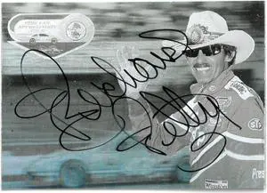 Richard Petty signed 1992 Fan Appreciation Tour Petty Enterprises Holographic NASCAR On Card Auto
