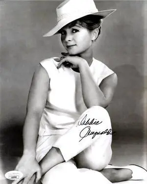 Debbie Reynolds signed Vintage B&W 8x10 Photo- JSA #LL60563
