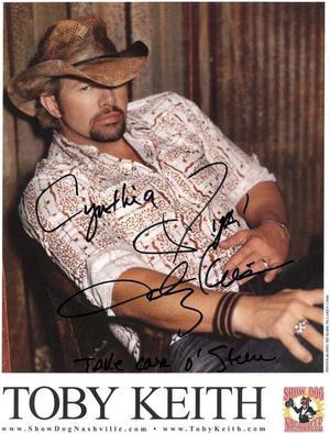 Toby Keith signed 2006 Show Dog 8.5x11 Photo To Cynthia imperfect- COA