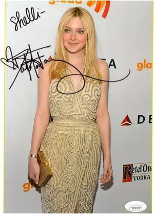 Dakota Fanning signed 8x10 Photo To Shelli- JSA Hologram #DD39326