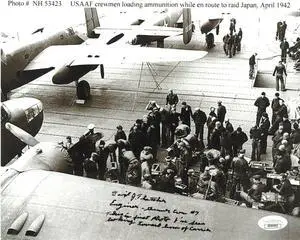 David Thatcher signed WWII Doolittle Raiders USS Hornet Vintage B&W 8x10 Photo Engineer- Gunner Crew #7- JSA Holo #DD64461