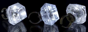 Huge Gem Ring White Diamond by Blinkee Huge Gem Ring White Diamond by Blinkee