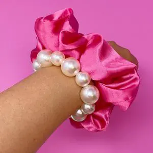 Pearl & Satin Scrunchie Set Pearl & Satin Scrunchie Set