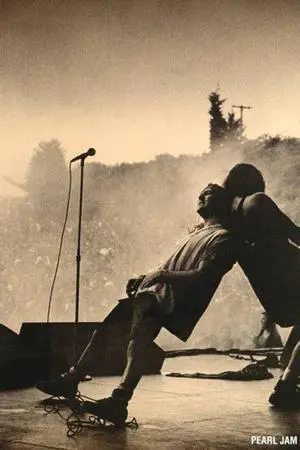Pearl Jam - Leaning Live Leaning Poster (24 x 36) Pearl Jam - Leaning Live Leaning Poster (24 x 36)