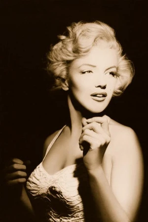 Marilyn Monroe Portrait Poster (24 x 36) Marilyn Monroe Portrait Poster (24 x 36)