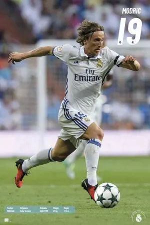 Real Madrid 2016-2017 Modric Action Poster (24 x 36) Real Madrid 2016-2017 Modric Action Poster (24 x 36)