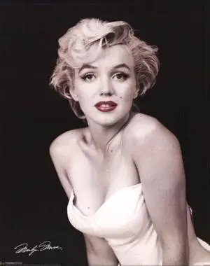 Marilyn Monroe - Red Lips Poster Print (16 x 20) Marilyn Monroe - Red Lips Poster Print (16 x 20)