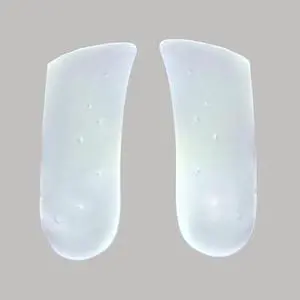 Below Zero Heat Retention Socks in Black - Small/Medium for Ultimate Comfort