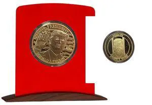 Donald Trump 2024 Commemorative Coin Gold Collectible Display Case Certificate