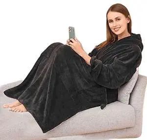 Cuddlee Blanket with Sleeves in Black