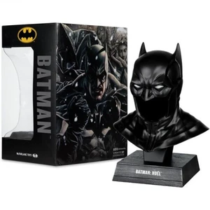 DC Direct - Prop Replica Wv6 - 1:3Rd Batman Cowl (Batman: Noel) DC Direct - Prop Replica Wv6 - 1:3Rd Batman Cowl (Batman: Noel)