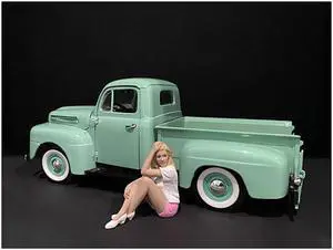 Car Girl in Tee Madee Figurine for 1/18 Scale Models by American Diorama