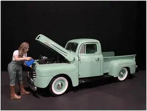 Car Girl in Tee Kylie Figurine for 1/24 Scale Models by American Diorama