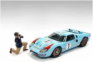 "Race Day 2" Figurine IV for 1/24 Scale Models by American Diorama